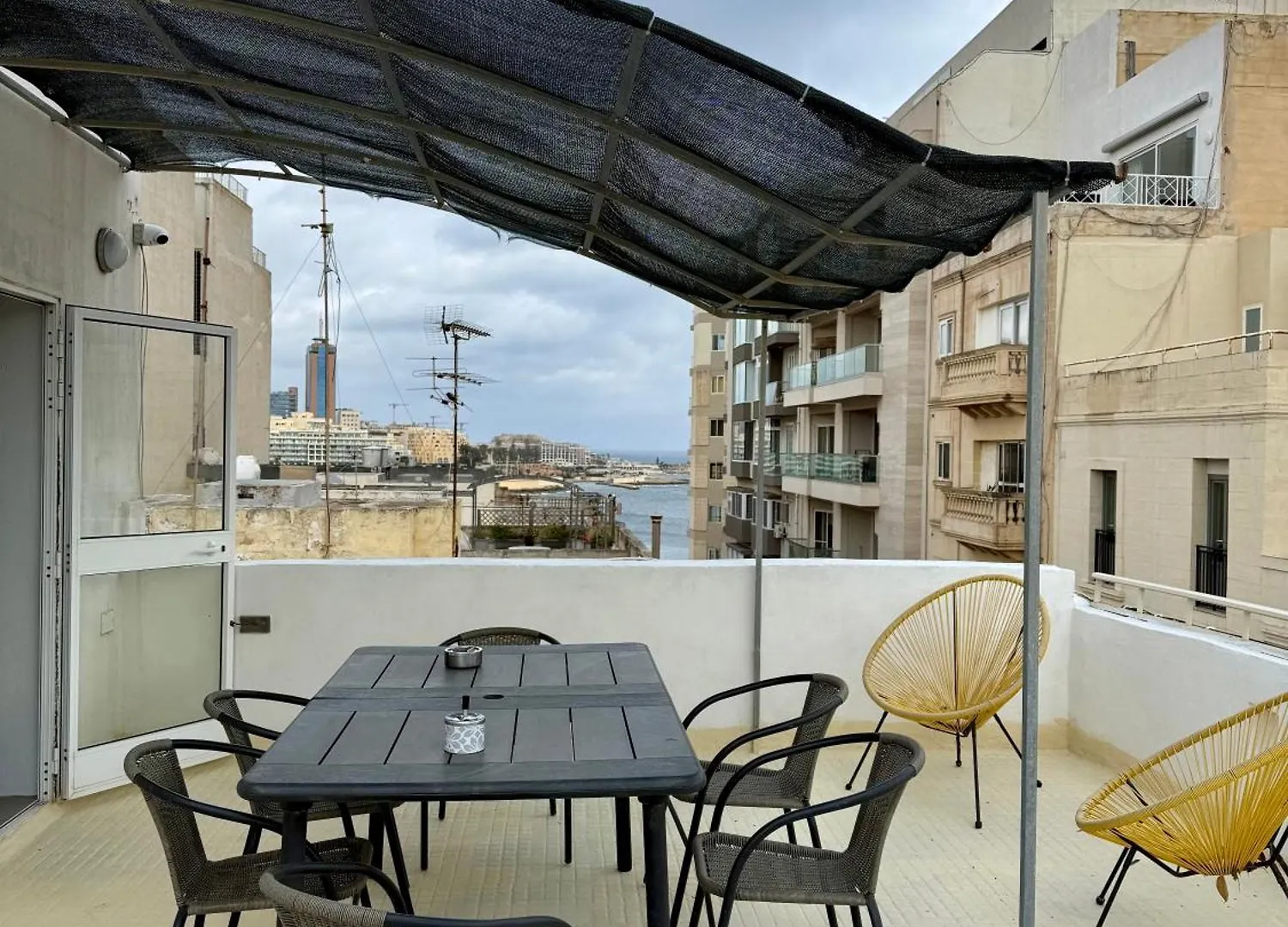 People & Places Σλιέμα Hostel